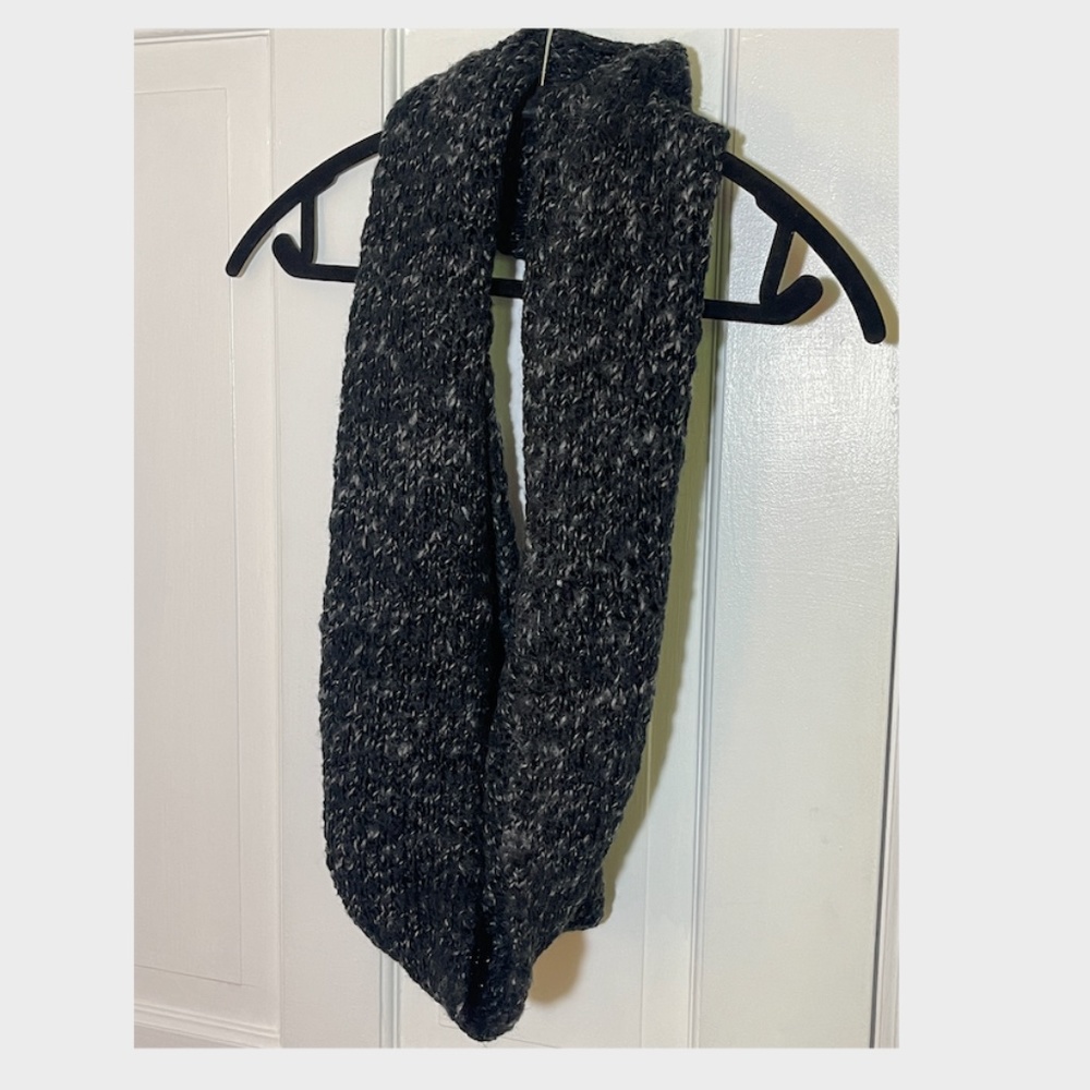 Abercrombie and Fitch Infinity Scarf